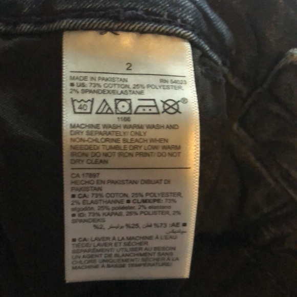 Old navy women’s jean - Picture 9 of 9